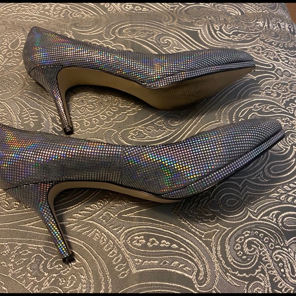 Shoes - Picture 3 of 4